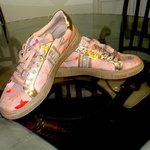 Designer rose gold fall design